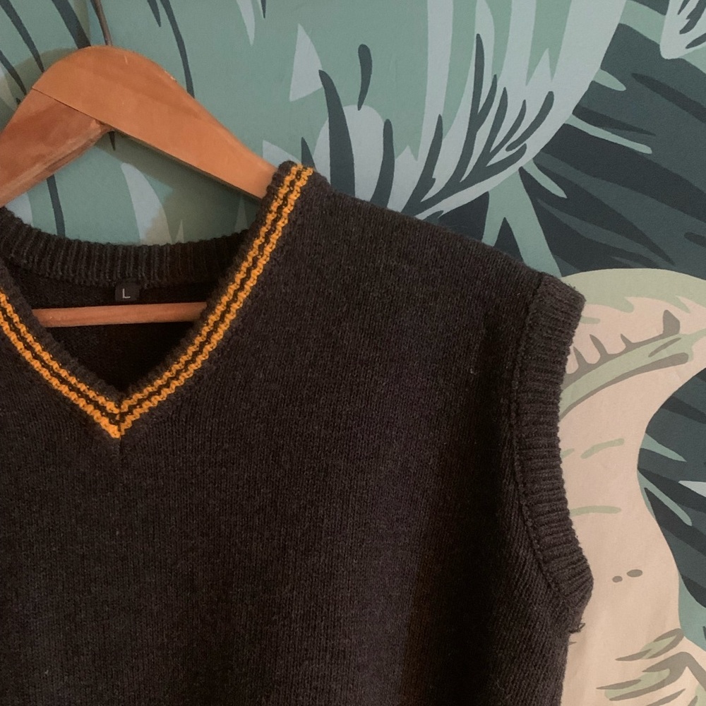 Huffelpuff house sweater vest